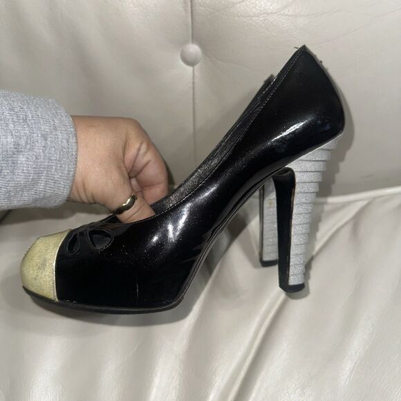 Authentic Chanel Black Cream Gray Patent Leather Platform Pumps Sz EU 38.5 US 8 - Picture 11 of 13